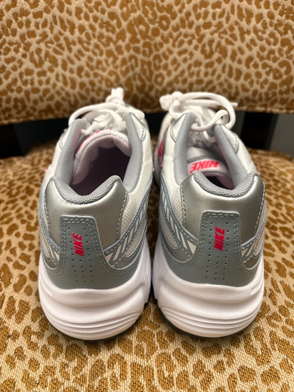 Nike Women’s Silver Sneakers with Pink Swoosh - Picture 4 of 6